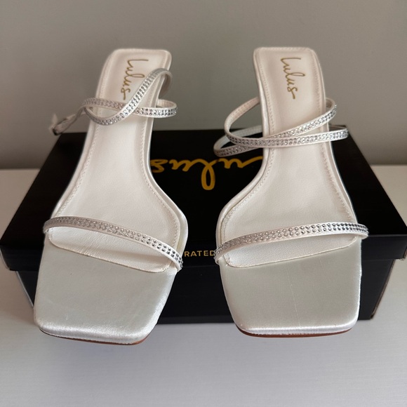 ❗️Sale❗️White Rhinestone Heels - Picture 4 of 5